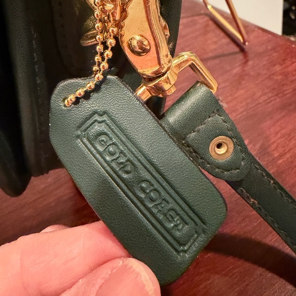 Gold Coast Green Leather Crossbody Bag - Picture 3 of 9